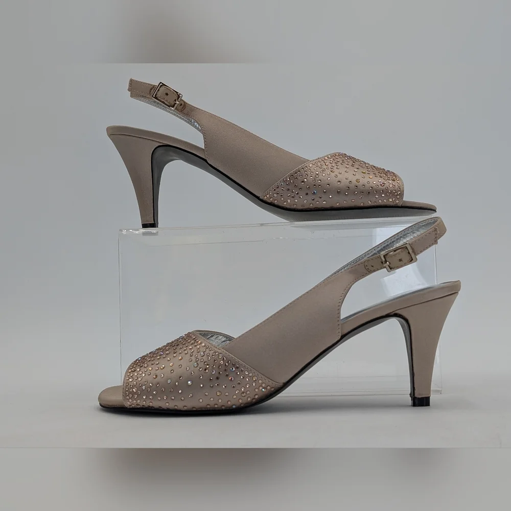 Like New David Tate Sz 10M Satin Champagne Designer Rhinestones Heels Slingback